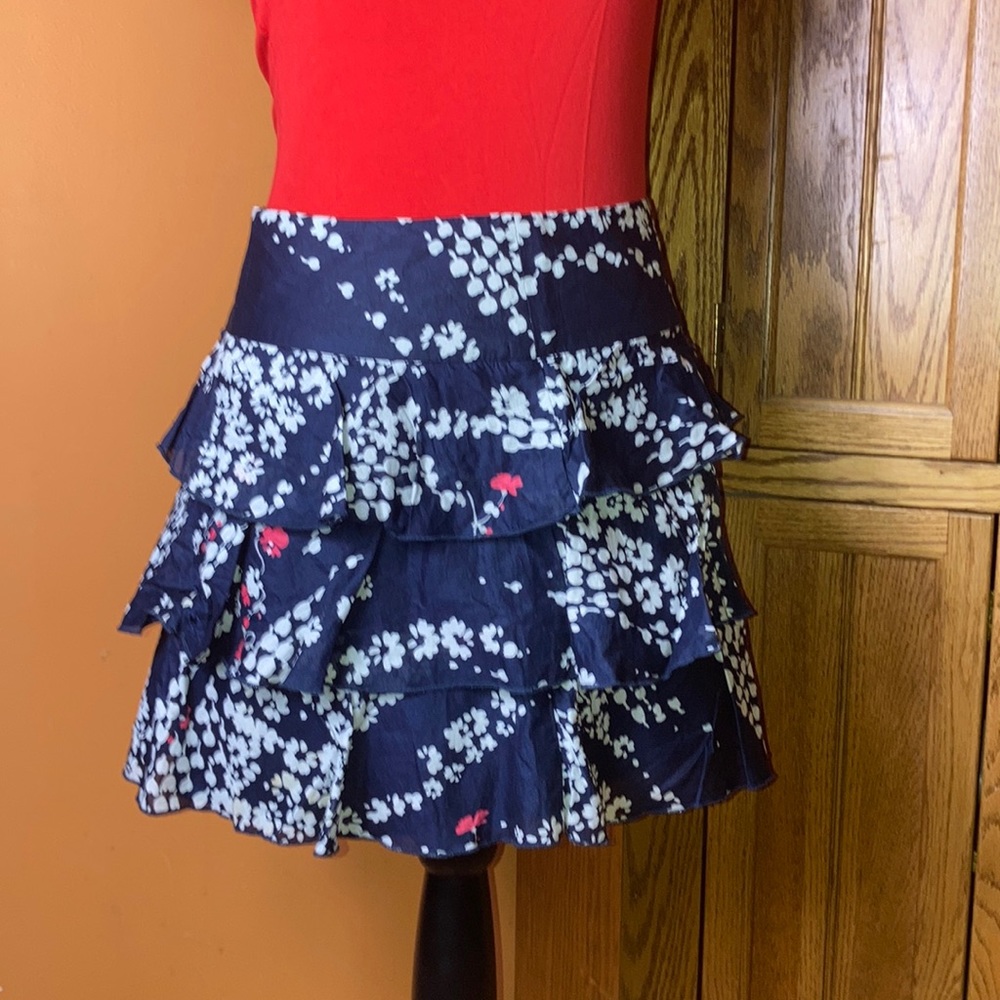 Express layered short skirt